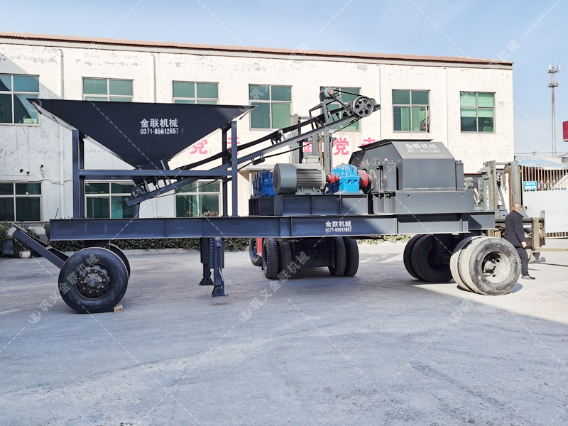 2PG1208大型移動(dòng)式對(duì)輥破碎機(jī)發(fā)貨圖片