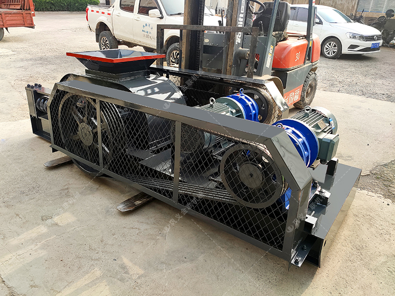 2PG400x400對輥破碎機生產線發往非洲馬達加斯加