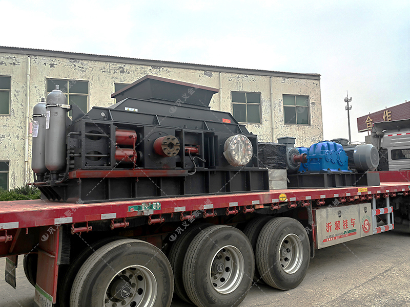 2PG1208大型液壓對輥破碎機發貨圖片