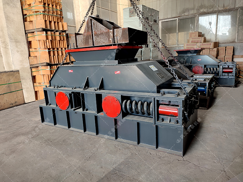 800x600中型對輥破碎機(jī)發(fā)貨圖片