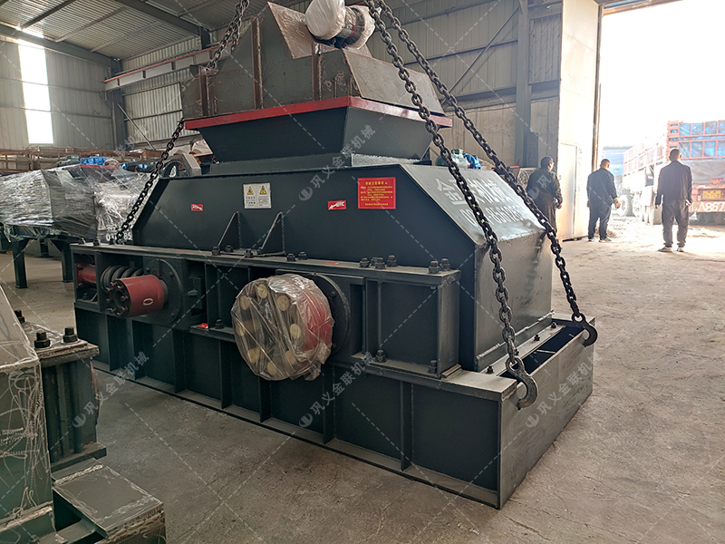 800x600中型對輥破碎機(jī)發(fā)貨圖片