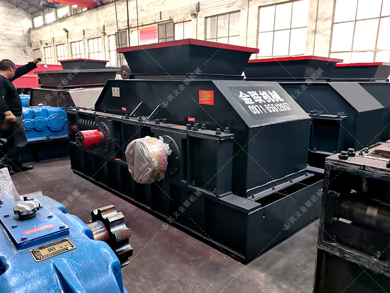 對輥制砂機(jī)優(yōu)缺點(diǎn)有哪些？該如何選擇？廠家為您詳細(xì)分析