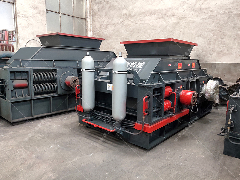 河南液壓對(duì)輥制砂機(jī)報(bào)價(jià)，碎石機(jī)生產(chǎn)廠家哪里有？