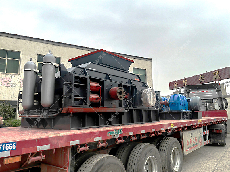 河南液壓對(duì)輥制砂機(jī)報(bào)價(jià)，碎石機(jī)生產(chǎn)廠家哪里有？